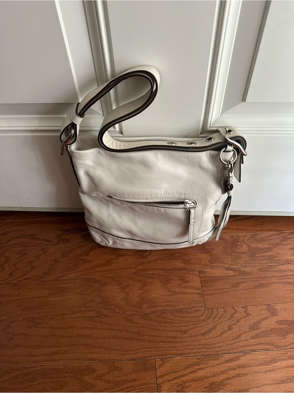 LADIES VINTAGE  COACH LEGACY SLIM TASSEL SHOULDER BAG (BONE COLOR)  1415
